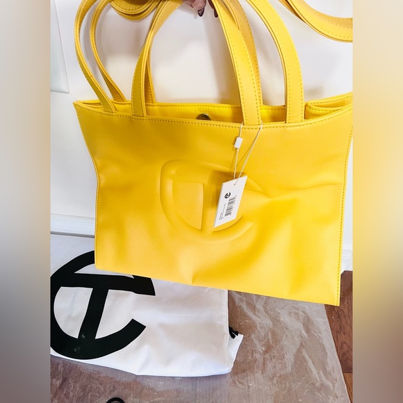 Brand new, not taken out of original package. TELFAR Yellow medium tote bag - Picture 6 of 9